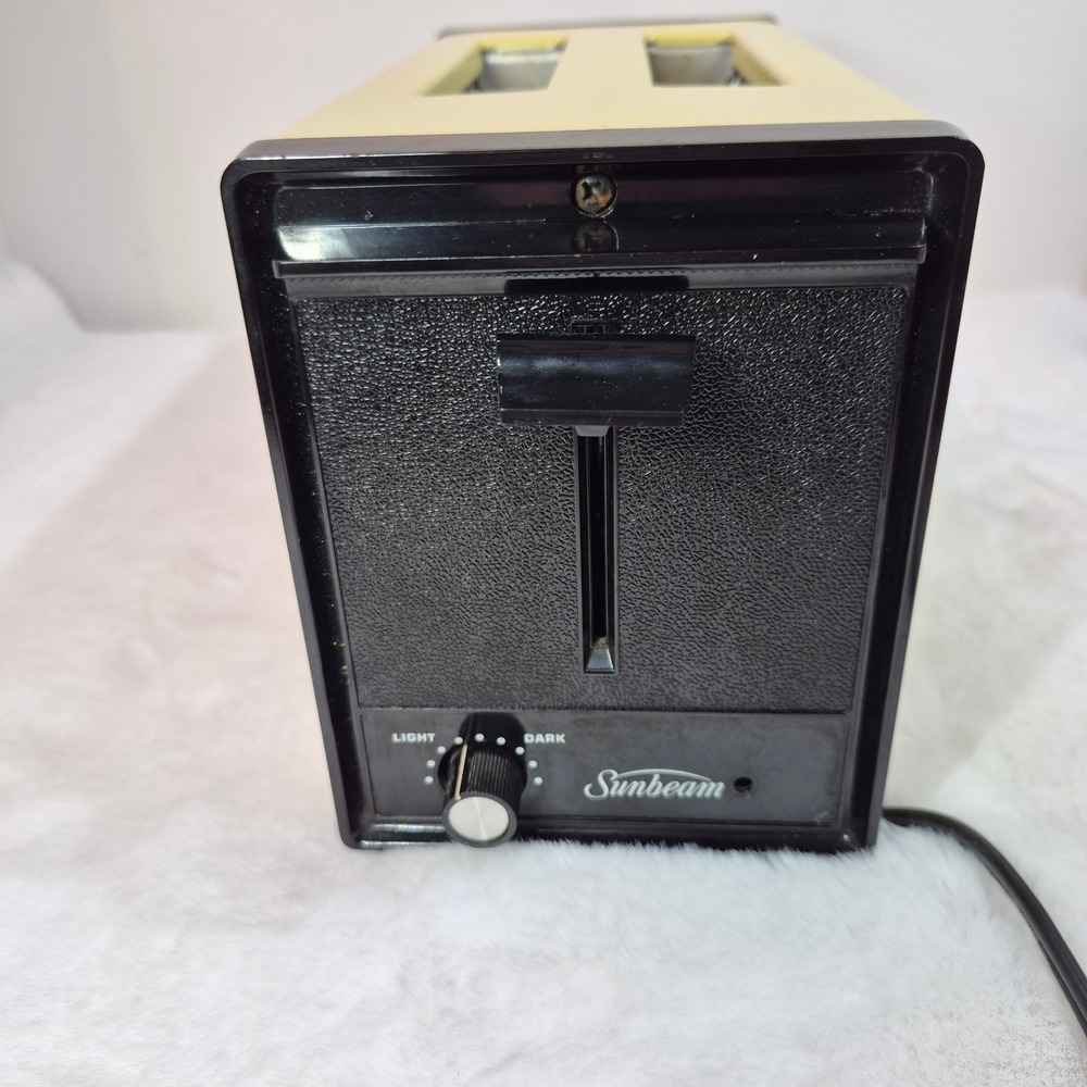 Vintage Sunbeam 2 Slice Toaster Model 20-12 Harvest Gold Yellow Black Retro 70s
